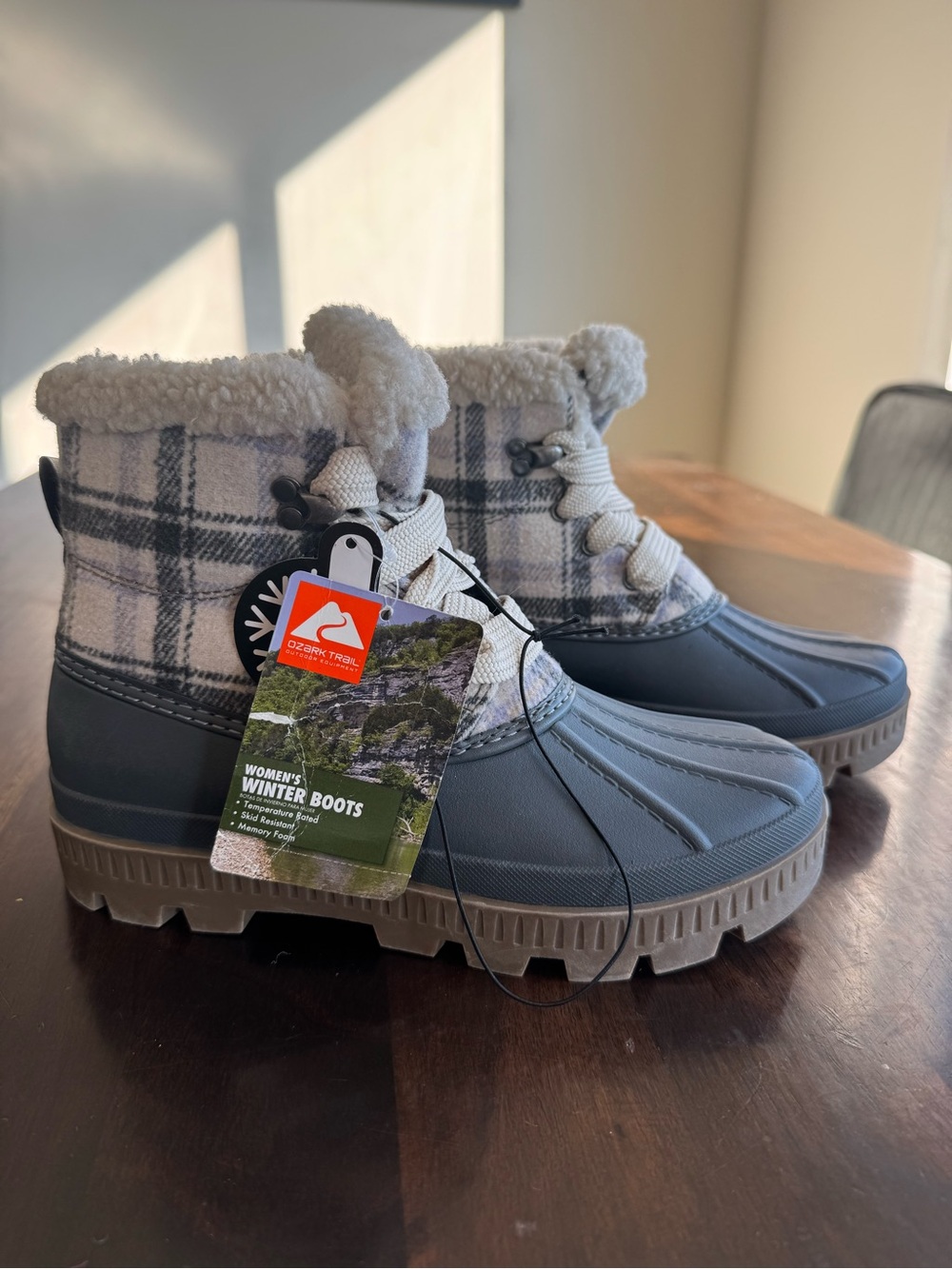 NEW Ozark Trail Women's Fleece Duck Low Winter Boots in women’s size 6